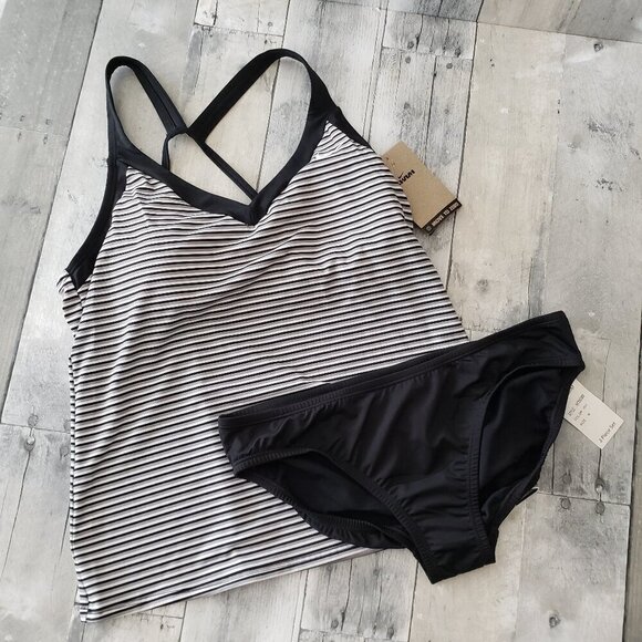 NWT - NIKE Women's 2-Piece Striped Tankini Swimsuit Set Black & White - Size M - Picture 1 of 3